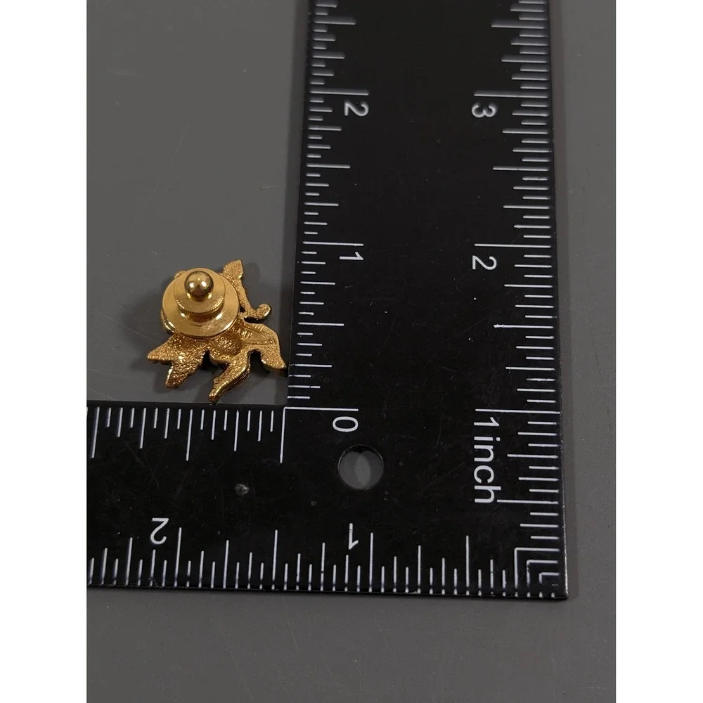 Vintage Avon Cherub Angel Tack Pin Gold Tone Signed‎ Cupid Brooch